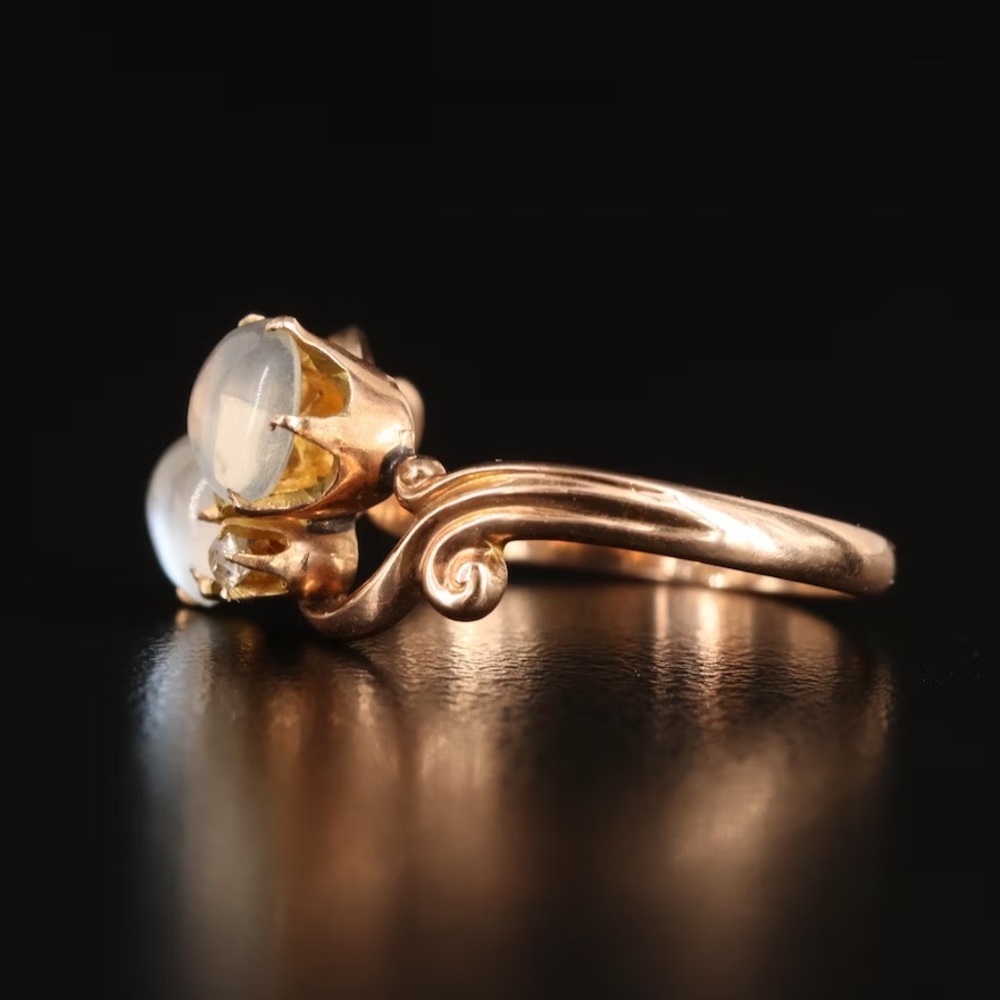RARE Antique Victorian Era 1900s Rose Gold, Diamond, Moonstone Moi et Toi Ring - Picture 5 of 7